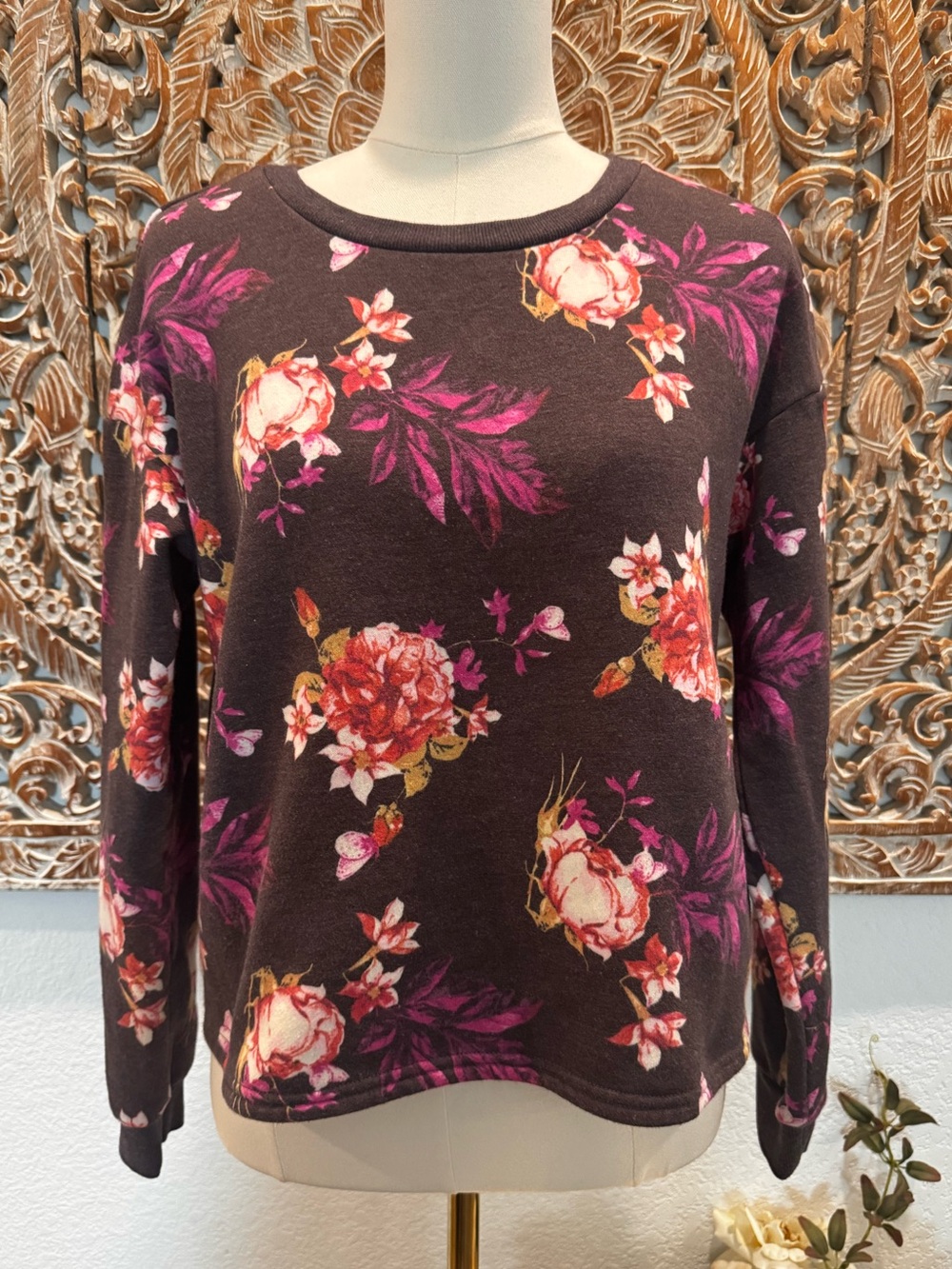 LuLaRoe Burgundy Floral Sweatshirt, Soft Warm Cozy Long Sleeves- size M - Picture 2 of 14
